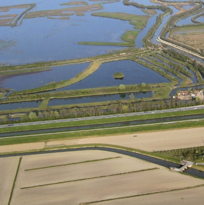 Land and lagoon boundary